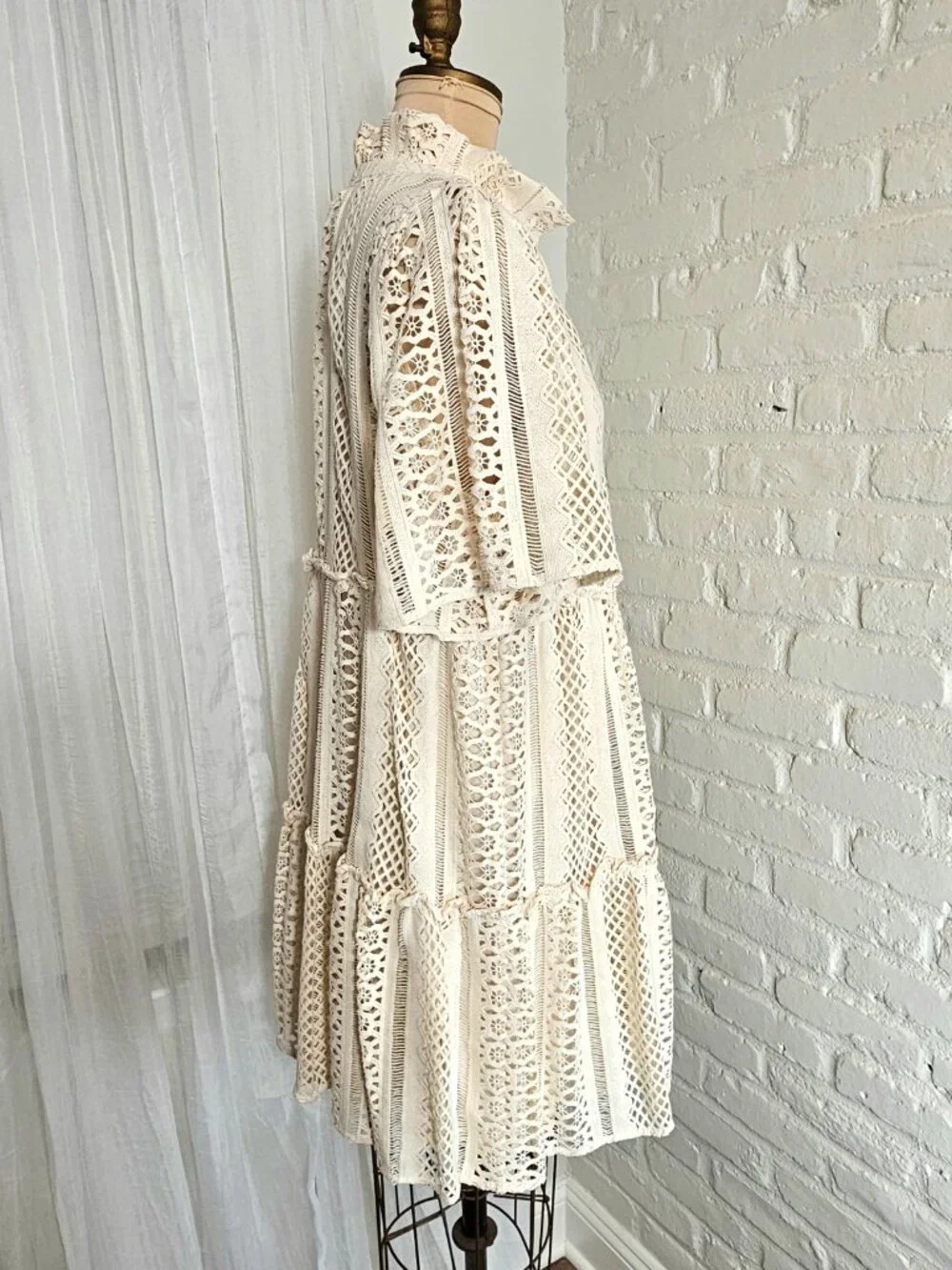Tuckernuck Lace Tiered Mini Dress Size L NWT Cream Eyelet Boho - Picture 5 of 10